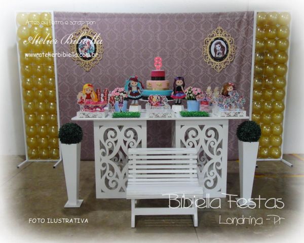 DECORAÇÃO EVER AFTER HIGH SEM MESA COM LATERAL GRADE CORTINA MDF BANCO BOLO  NOME - Atelier Bibiella