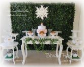DECORAÇÃO BATIZADO MESA LUIZ XV COM LATERAL MURO INGLES MDF BOLO - Aluguel em Londrina