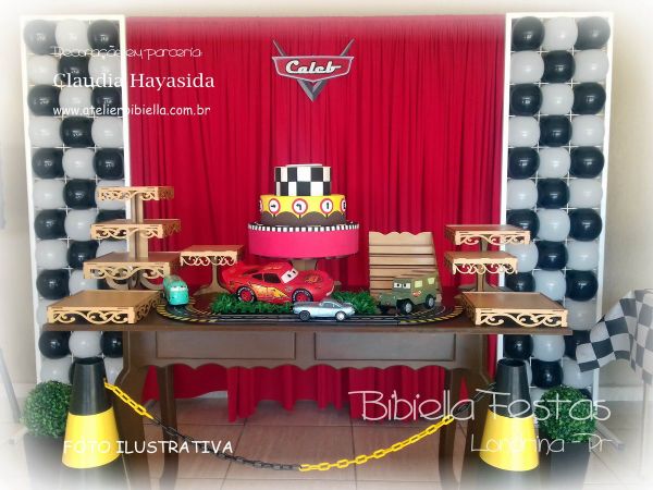 DECORAÇÃO CARROS RUSTICO LUIZ XV GRADE CORTINA MDF BOLO NOME ALUGADO - Aluguel em Londrina