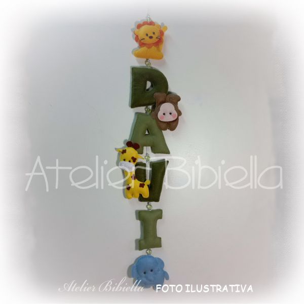 PINGENTE SAFARI C/ 4 LETRAS E 4 BICHINHOS