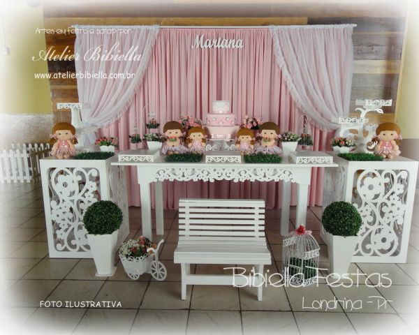 DECORAÇÃO EVER AFTER HIGH SEM MESA COM LATERAL GRADE CORTINA MDF BANCO BOLO  NOME - Atelier Bibiella